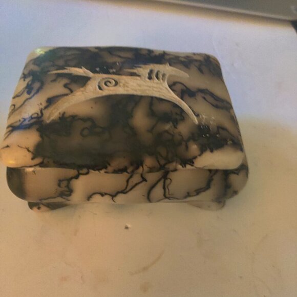 Indian Horsehair Trinket Box signed, footed, by Dancing Deer, late 20th century - Picture 1 of 5